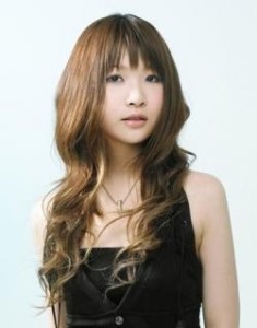 中林芽依