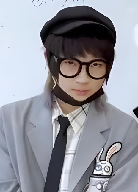 邓宥希