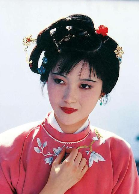 李伊