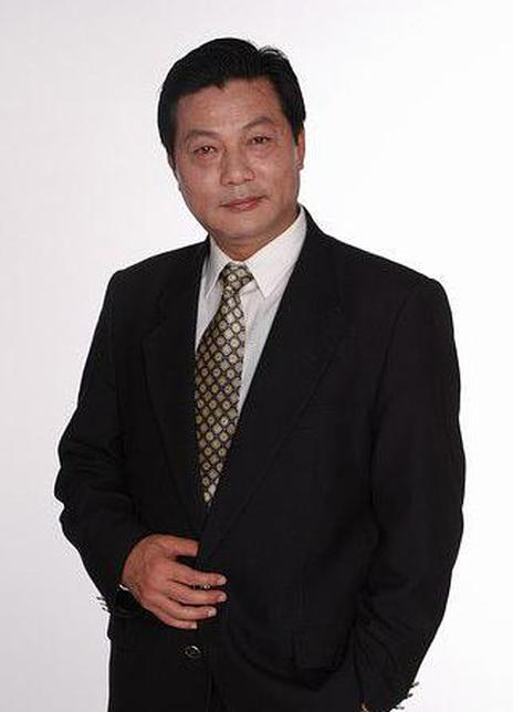 周益伦