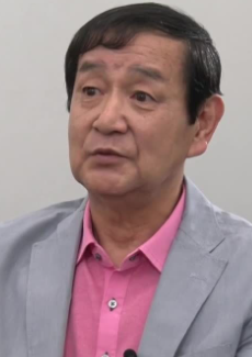 高峰圭二