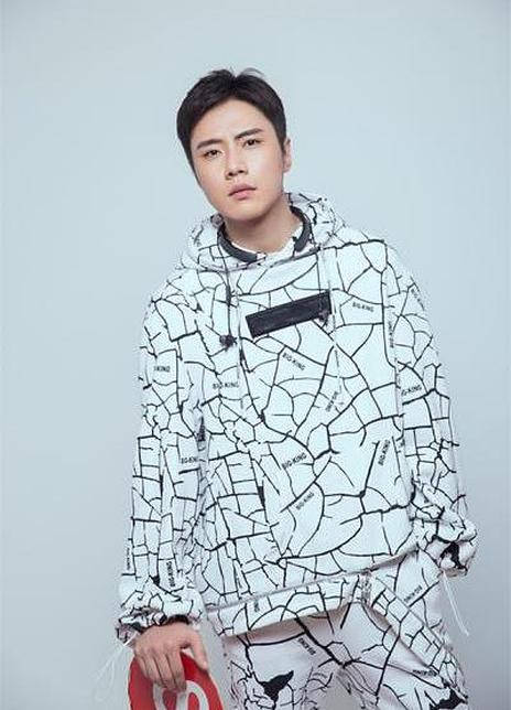 于谷鸣