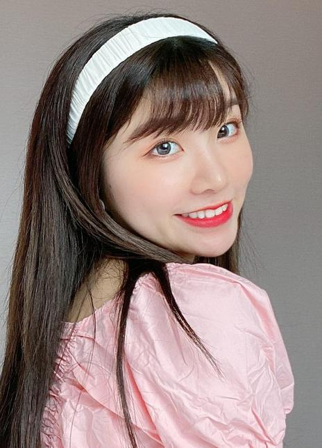 张馨文