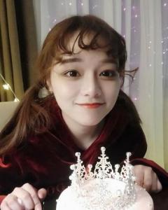 黄霄云