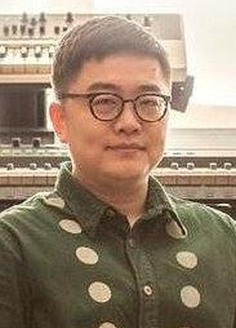 谭旋