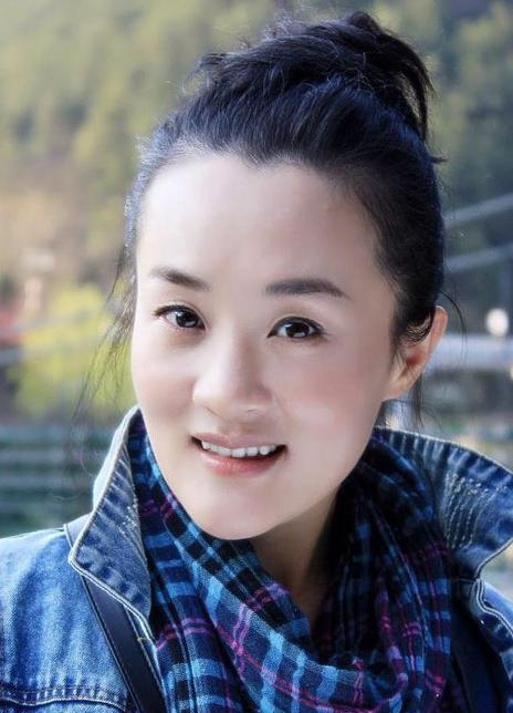 李佳蔚