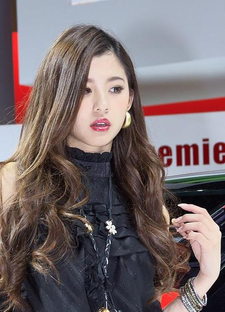 朝比奈彩