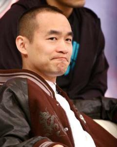 黄立成