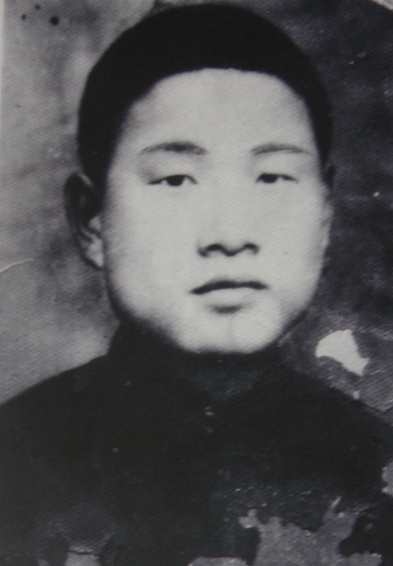 于曼青