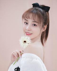 李艺