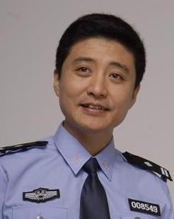 周炜