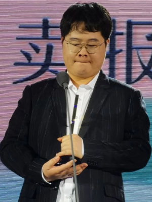 卖报小郎君