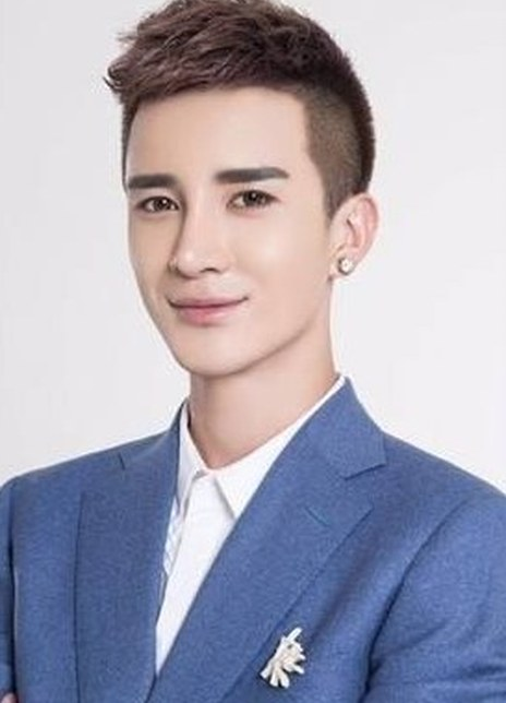 张逸