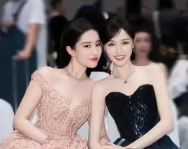 刘亦菲唐嫣合照再加一 刘亦菲晒和唐嫣亲密合照