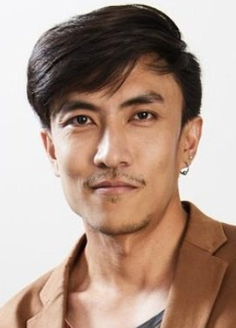 诺凡纳奇·柴亚文宏