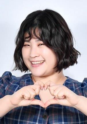 曹美女