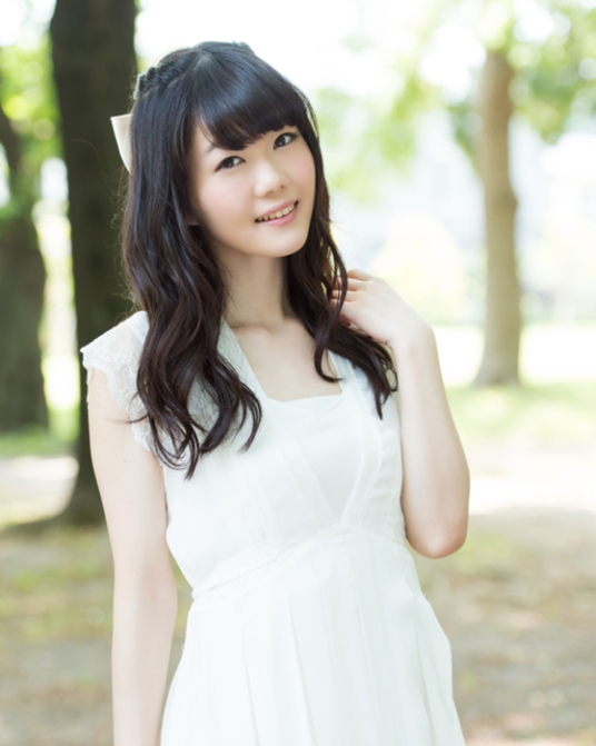 长妻树里