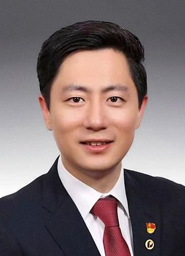 王波