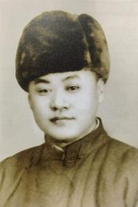 连阔如