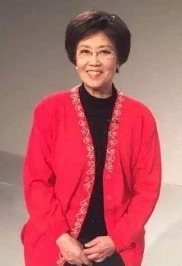 张宝英