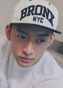 谭坤伦