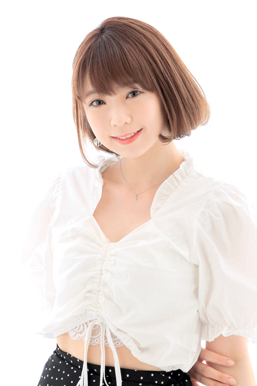 秋山奈奈