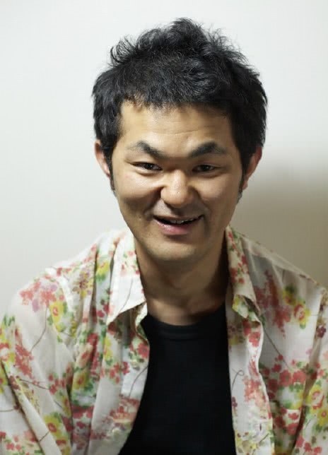 芹泽兴人