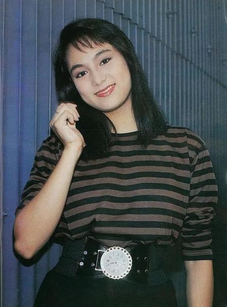 何美婷
