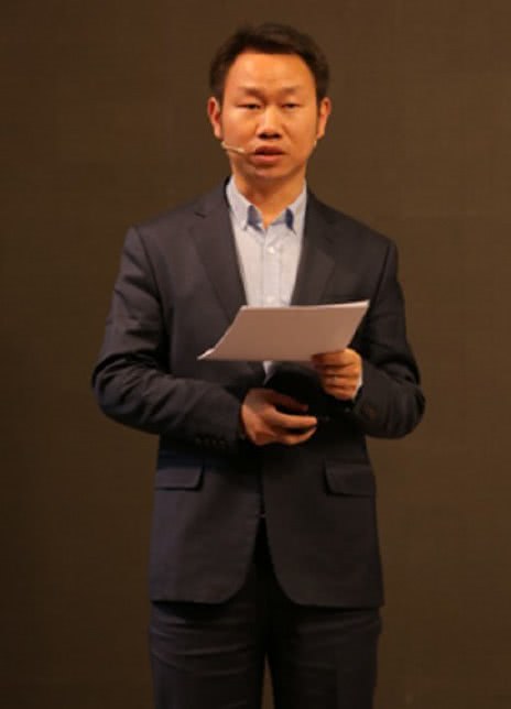 卢小波