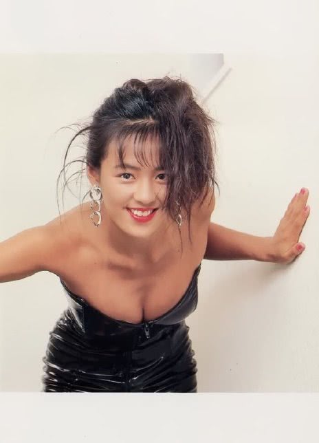 中村绫