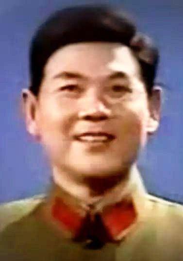 董振厚