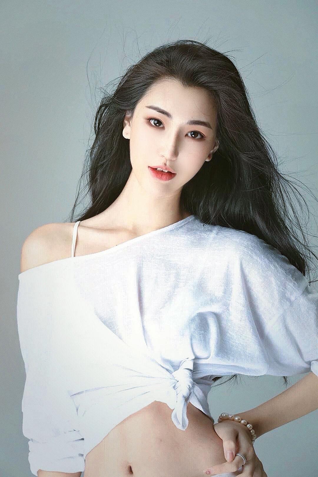 关爱妮