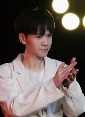 李冰伦