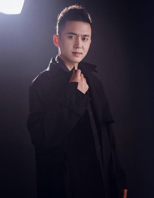 邓男男