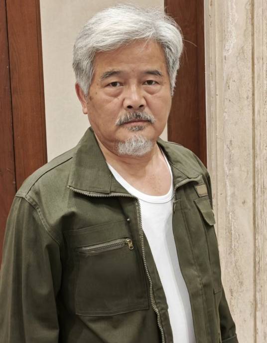 罗霆