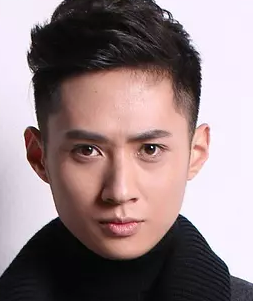 黄彦
