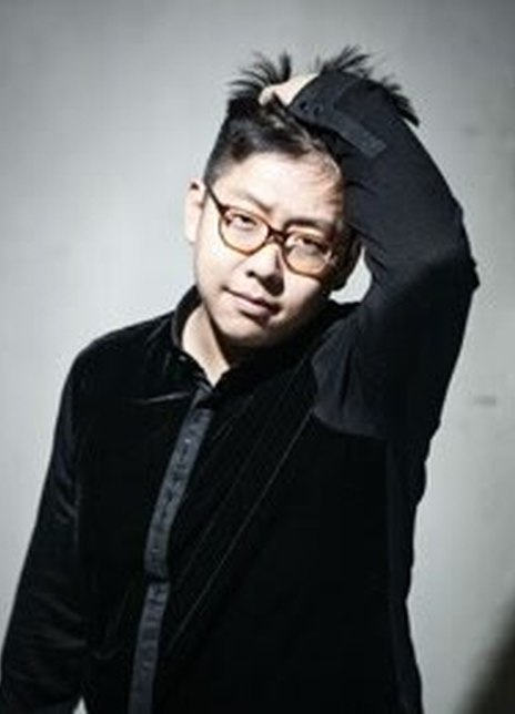 张逸文