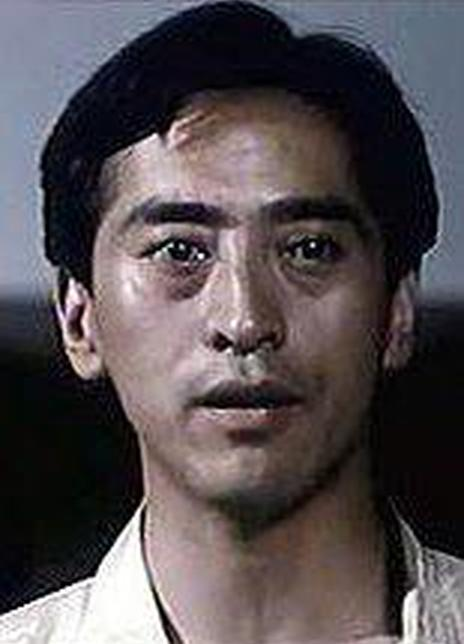 王响伟