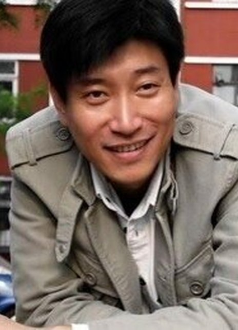 张鹰
