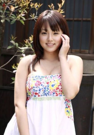 筱崎爱