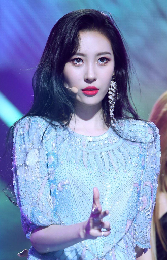 李宣美