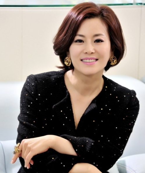 甄美里
