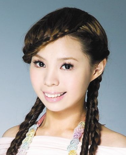 许哲佩
