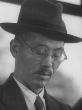 笠智众