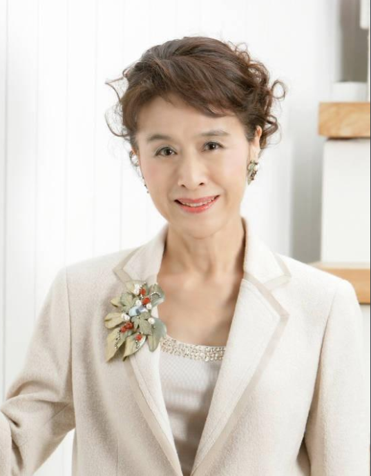 栗原小卷