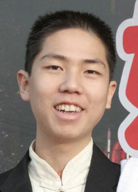 佟磊