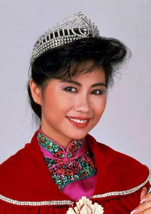 杨宝玲