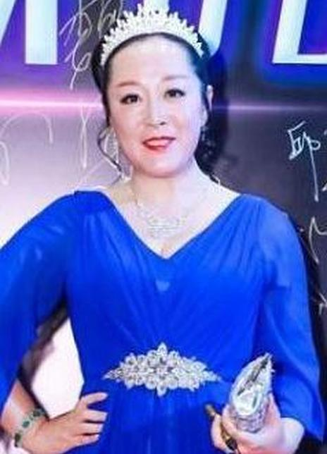 魏潇霞