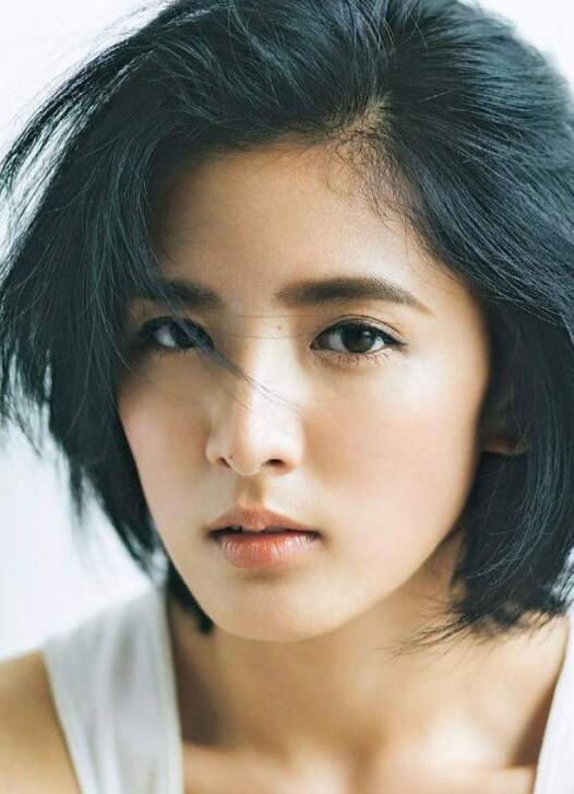 藤井萩花