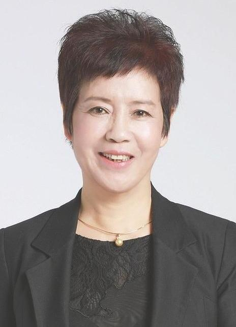 赵依芳